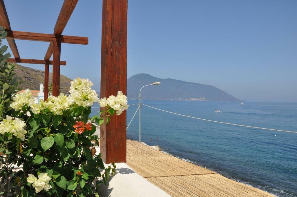 Nerossidiana Sul Mare Di Lipari Apartment Екстериор снимка